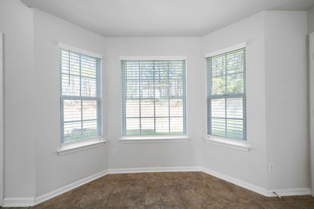 552 S Fortune Way, Dallas, Georgia image 13