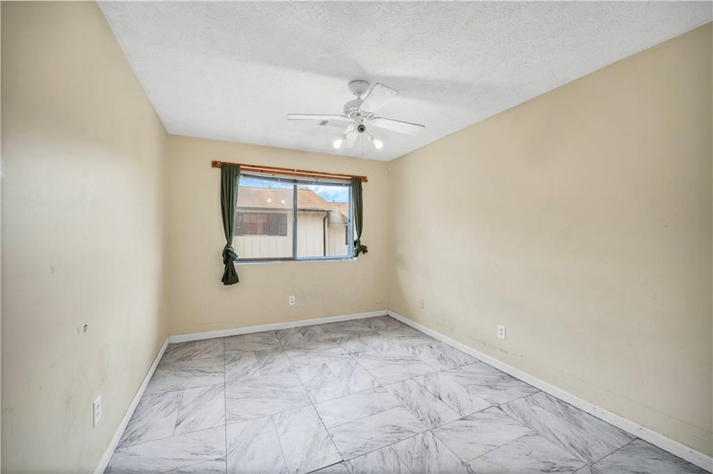 2570 Bradford Square, Atlanta, Georgia image 7