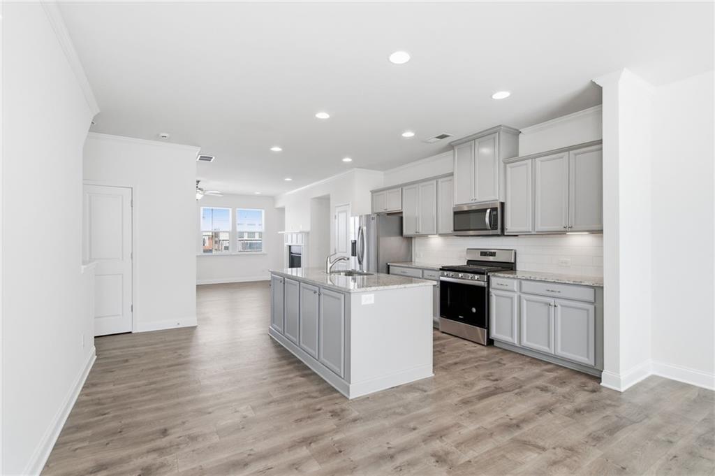 1611 Falcon Crest Way
