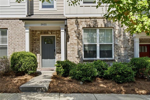 Townhouse For Sale - 1611 Falcon Crest Way<br/> Decatur, GA 30032