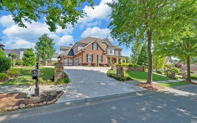 2604 Northern Oak Drive