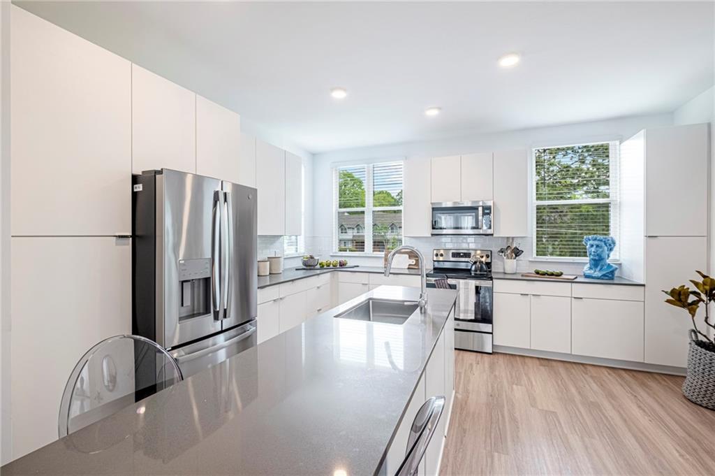 72 Milton Avenue SE 801