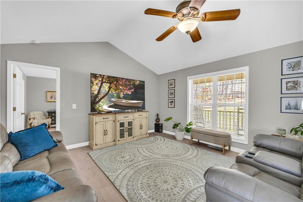 112 Barnes Circle, Commerce, Georgia image 5