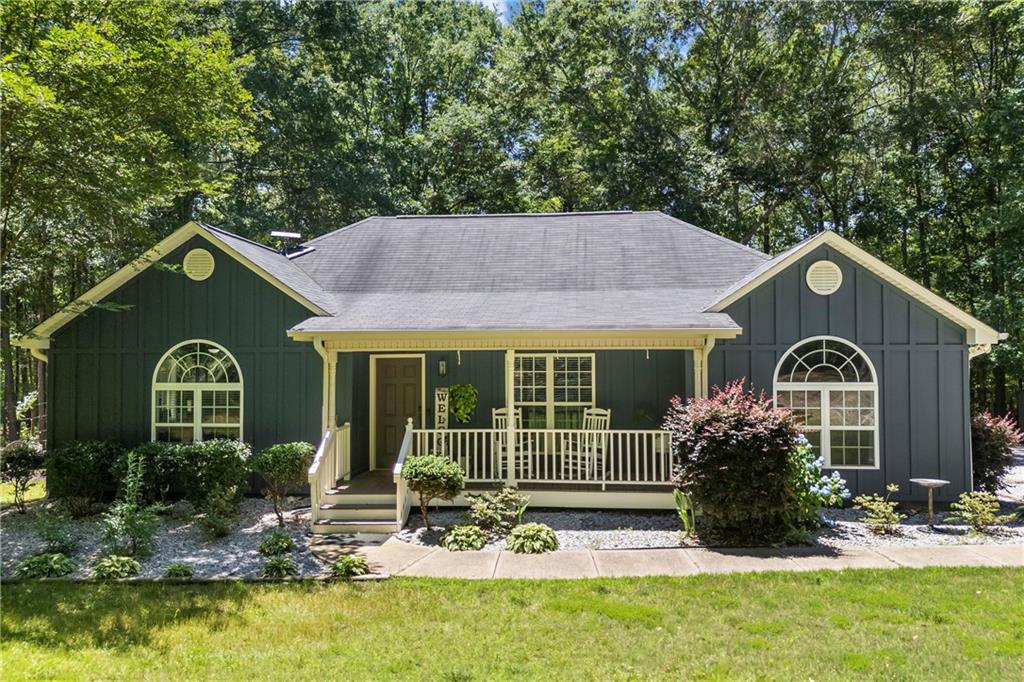 112 Barnes Circle, Commerce, Georgia image 1