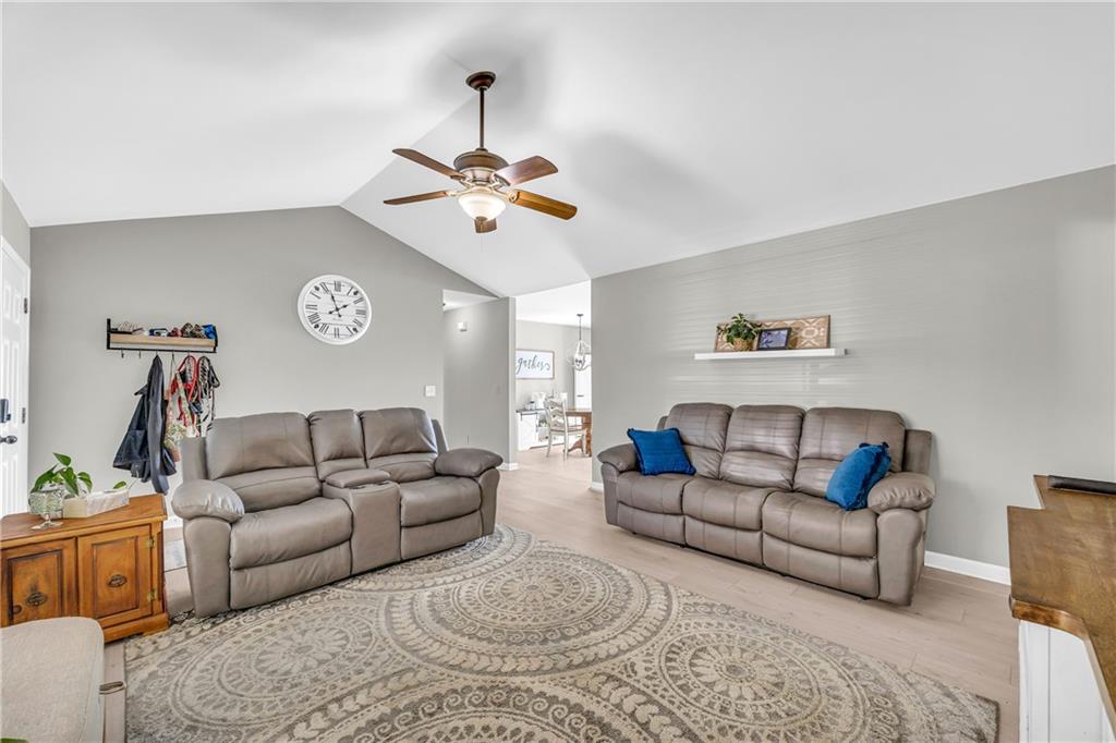 112 Barnes Circle, Commerce, Georgia image 4