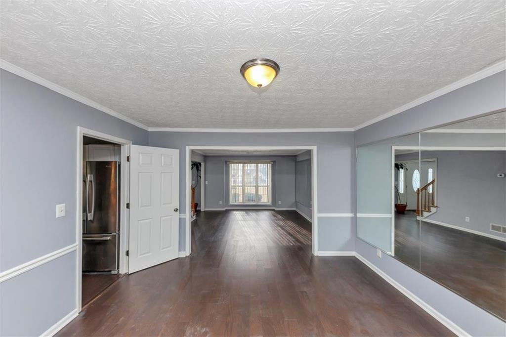 5705 Mountain Crescent