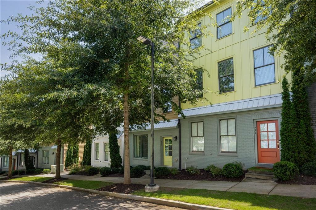 753 SE Hamilton Circle