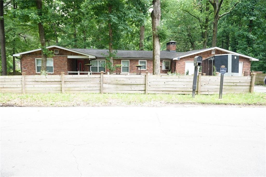 Prime location meets natural tranquility! This beautifully situated home is just 10 minutes from both the airport and downtown, offering unmatched convenience for commuters and travelers alike. Tucked away in a serene setting, the property backs up to a peaceful creek, creating a private, nature-filled escape right in your backyard. Whether you're relaxing on the patio or enjoying the easy access to city life, this home delivers the best of both worlds.