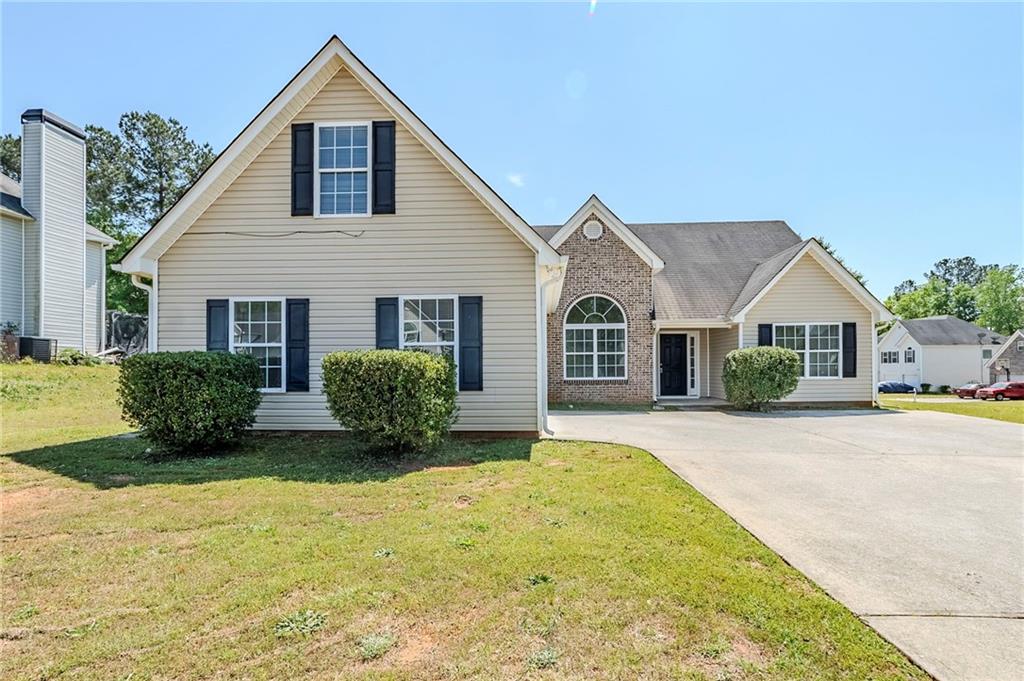 811 Betsy Ross Trail, Hampton, Georgia image 1