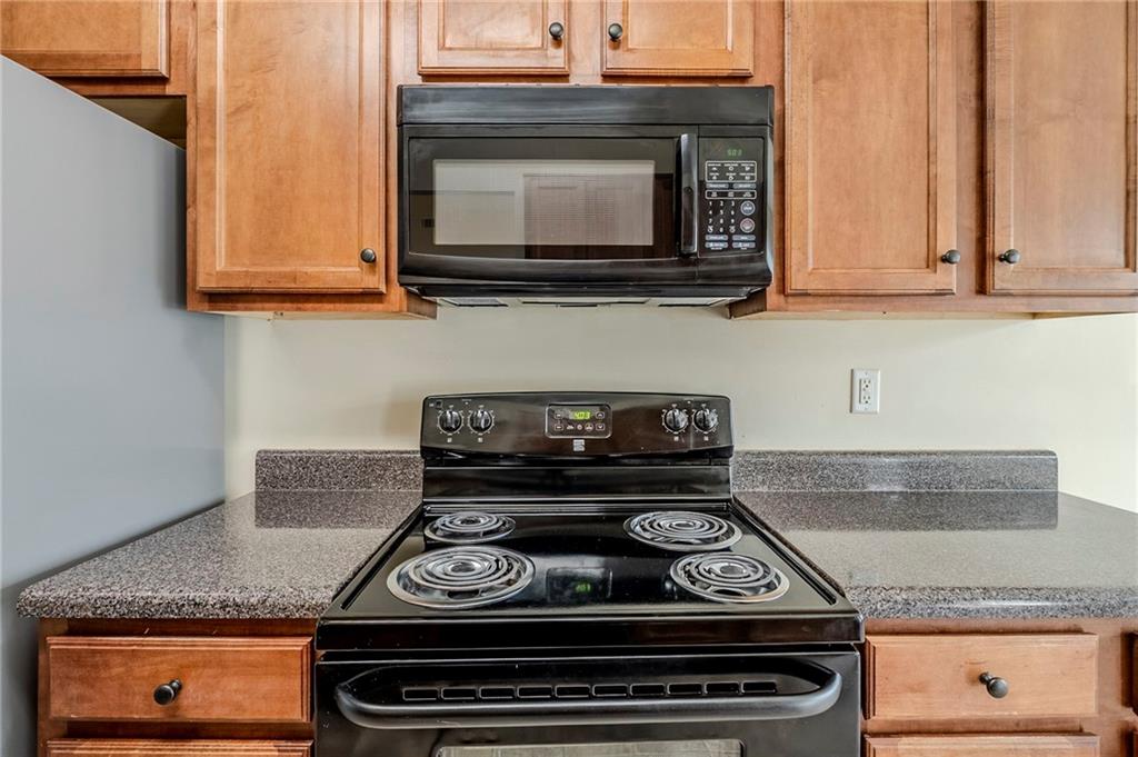 811 Betsy Ross Trail, Hampton, Georgia image 10