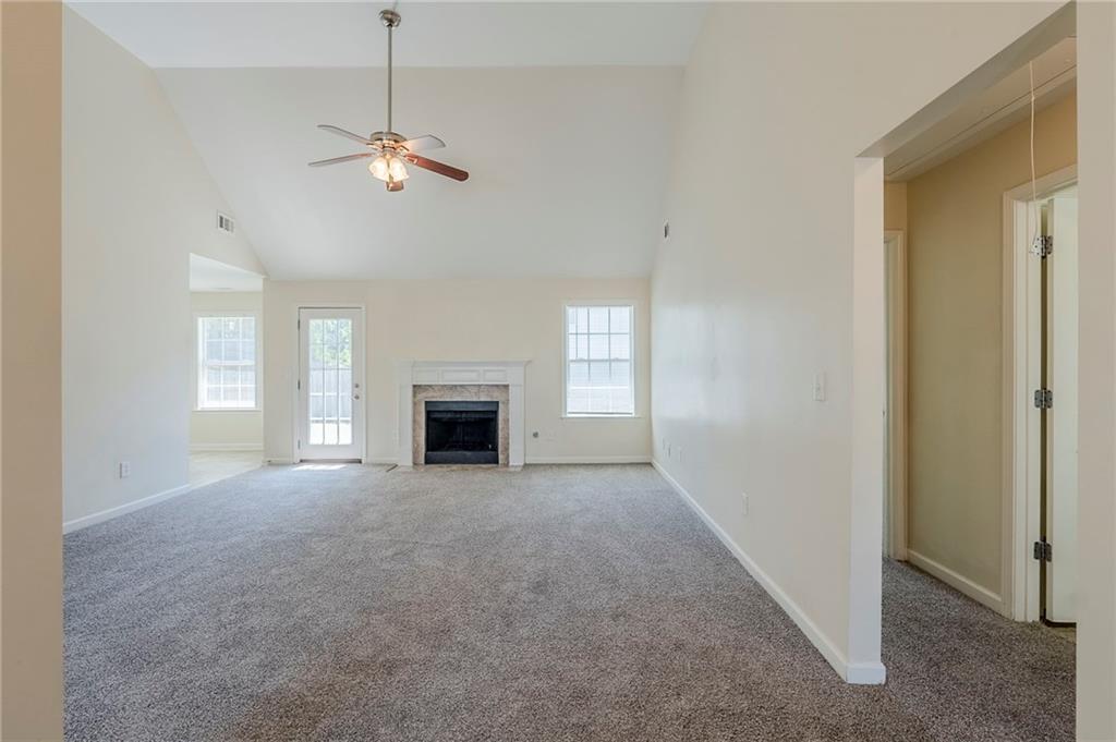 811 Betsy Ross Trail, Hampton, Georgia image 3