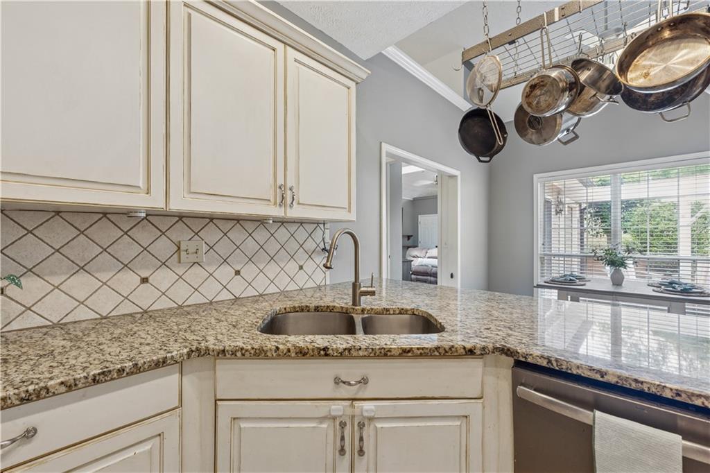 1020 Regency Drive, Acworth, Georgia image 7