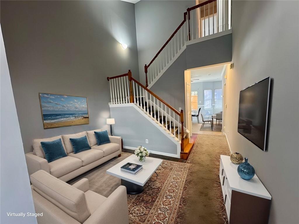 2572 Laurel Circle, Atlanta, Georgia image 2