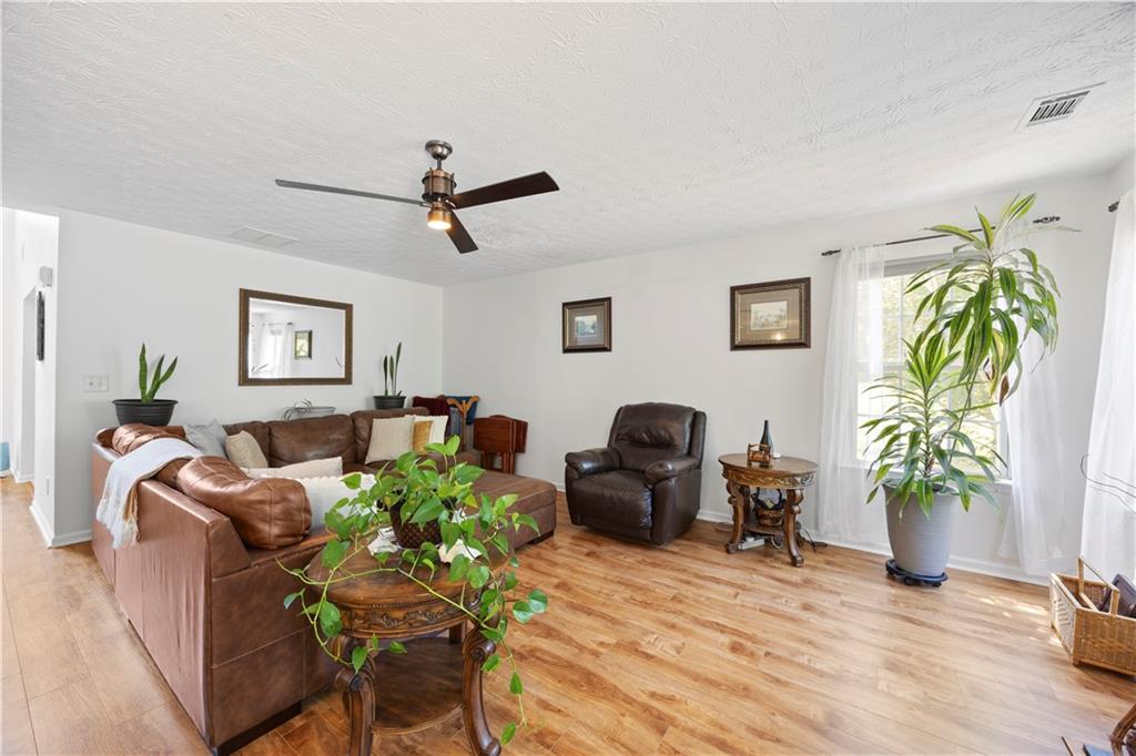 4041 Oak Crossing Drive