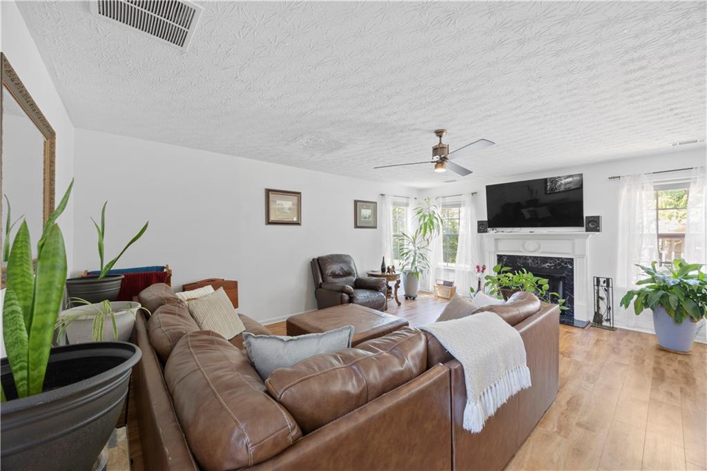 4041 Oak Crossing Drive