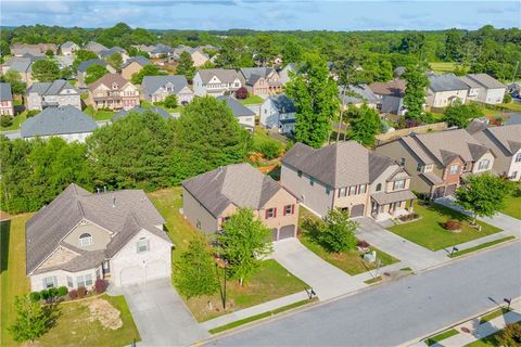 A home in Dacula