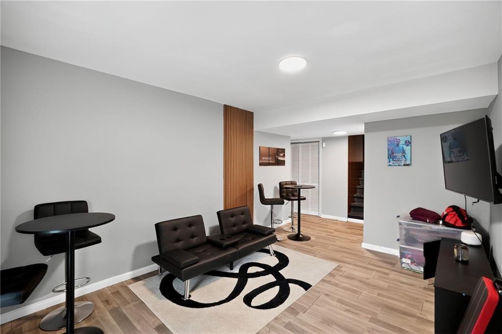 624 Village Lane Drive SW