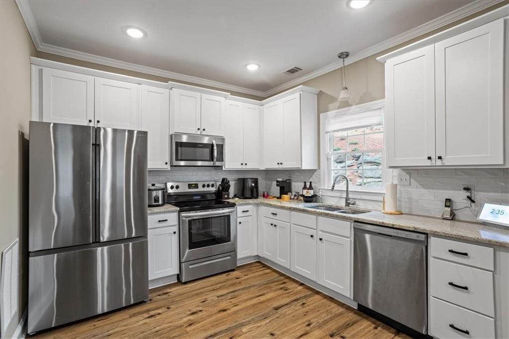 212 Huntington Shoals Drive