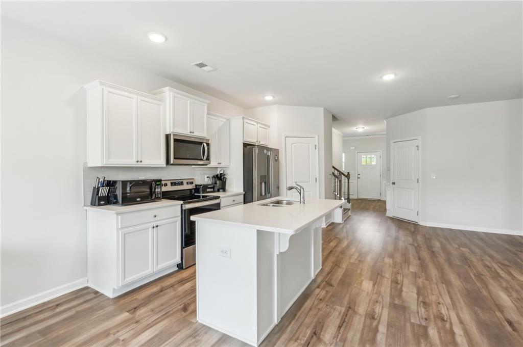 814 Lakehaven Lane, Loganville, Georgia image 11