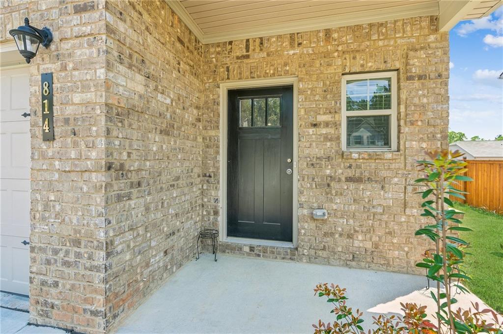 814 Lakehaven Lane, Loganville, Georgia image 6