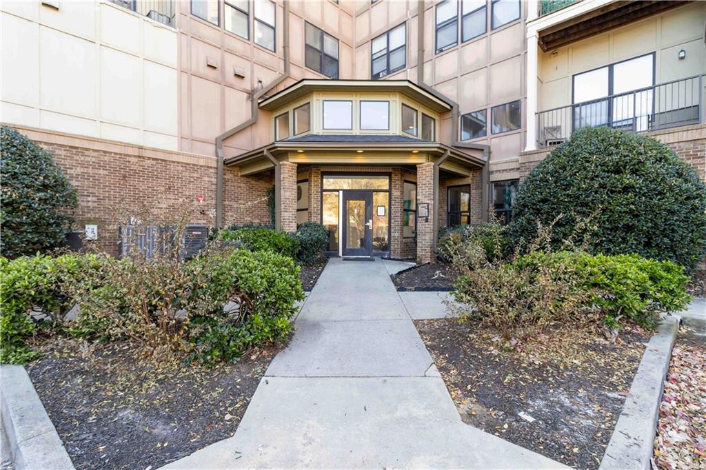 898 Oak Street SW 1412