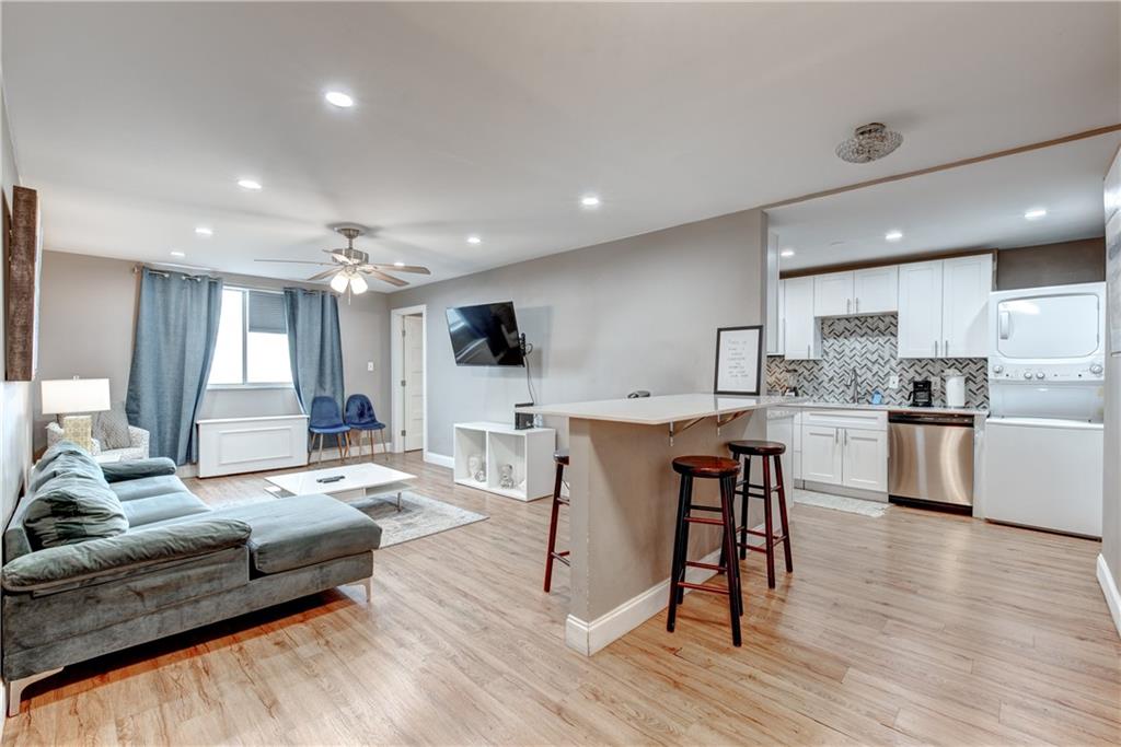 215 Piedmont Avenue NE 2003