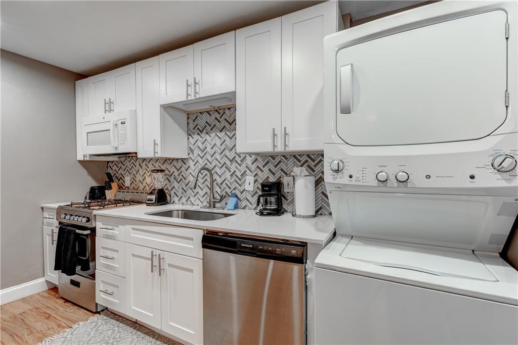 215 Piedmont Avenue NE 2003