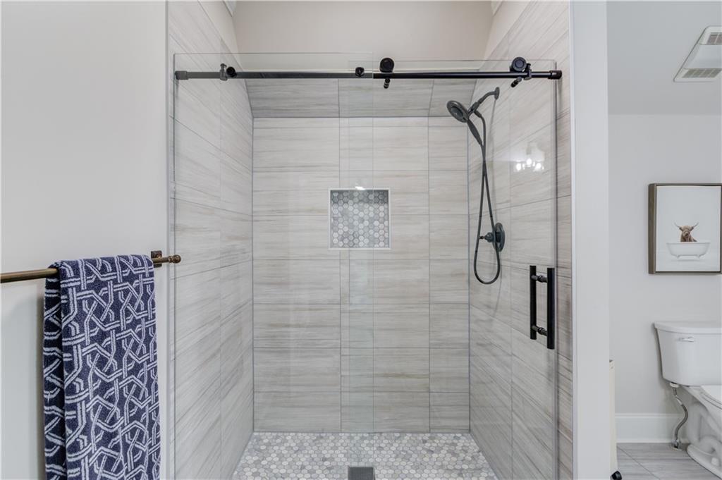 5394 Brendlynn Drive, Suwanee, Georgia image 24