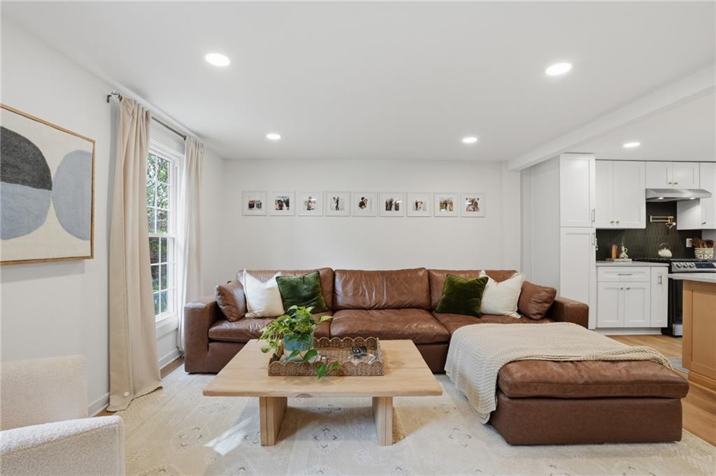 120 Hillside Lane