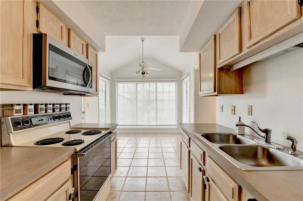 518 Glenleaf Drive, Peachtree Corners, Georgia image 15