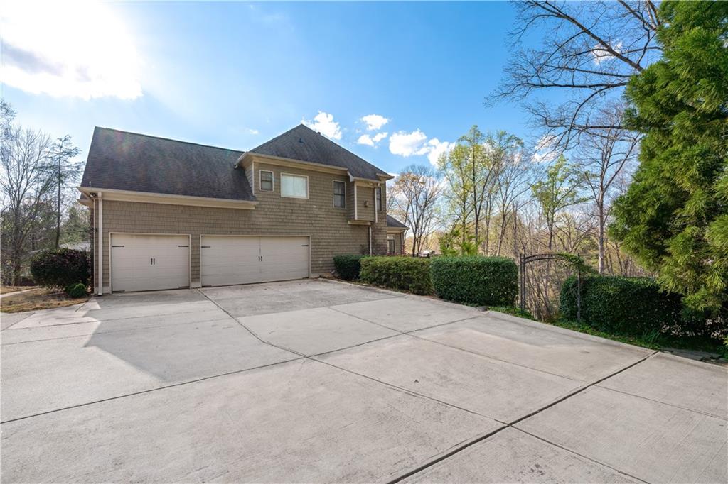 8069 Kenstone Court, Sandy Springs, Georgia image 24