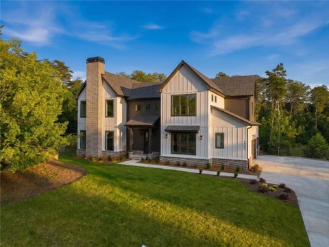 Homes For Sale - 6003 Bluewater Boulevard<br/> Gainesville, GA 30506