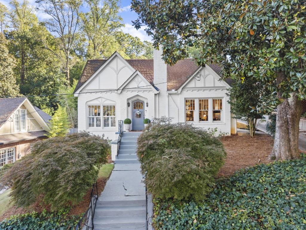 1261 Stillwood Drive NE