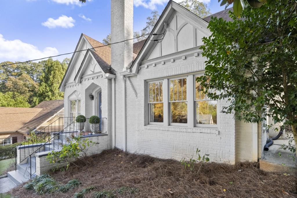 1261 Stillwood Drive NE