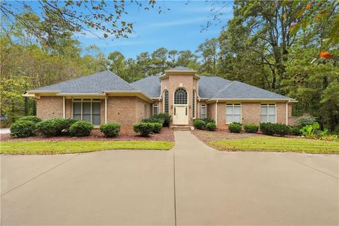 Homes For Sale - 1988 Fairgreen Drive<br/> Stone Mountain, GA 30087