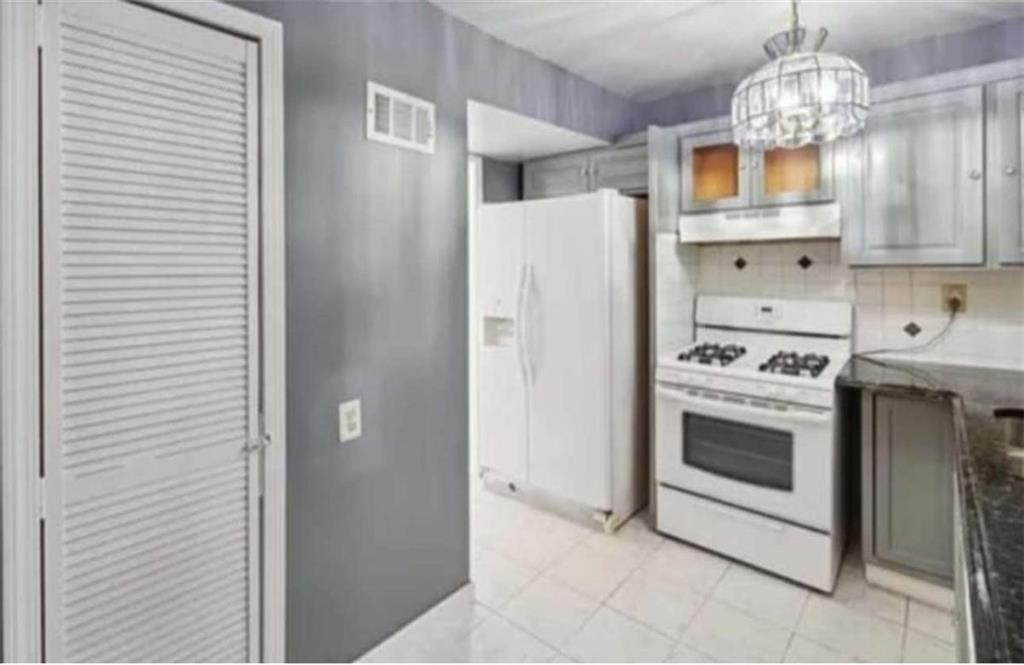 2518 Bradford Square NE