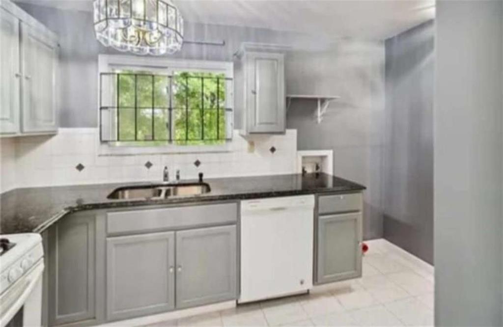 2518 Bradford Square NE