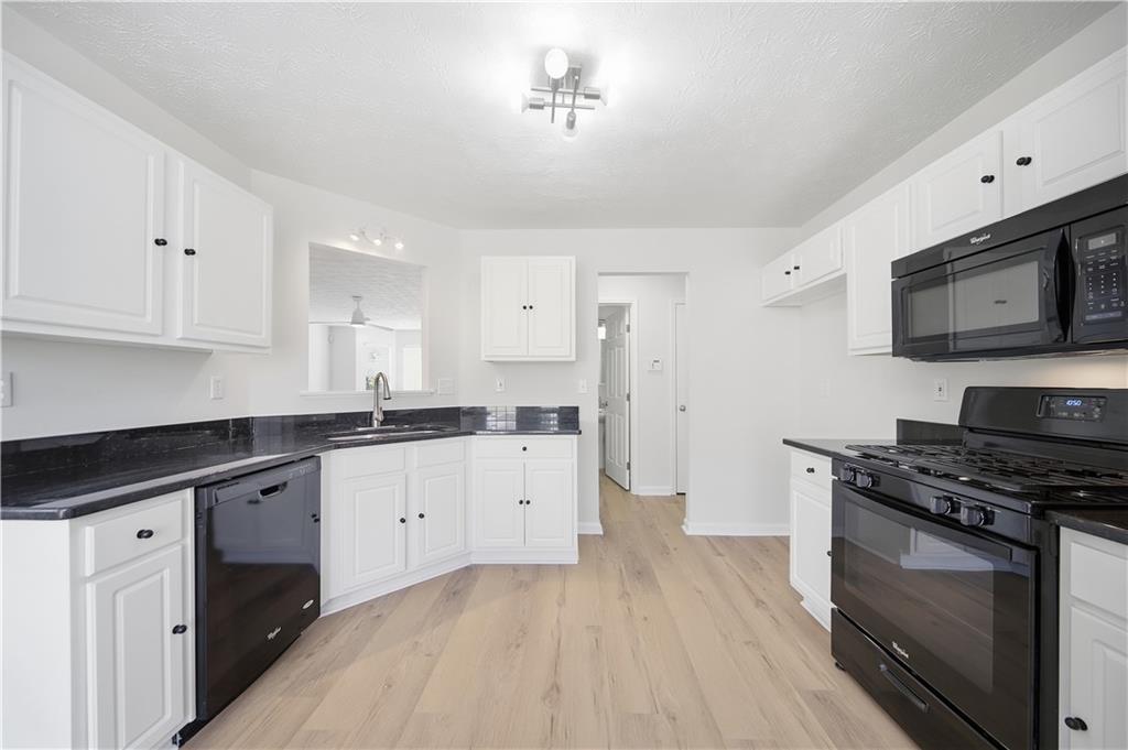 2479 Feathertree Lane