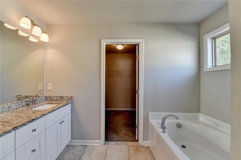4421 Fulson Drive, Lilburn, Georgia image 34
