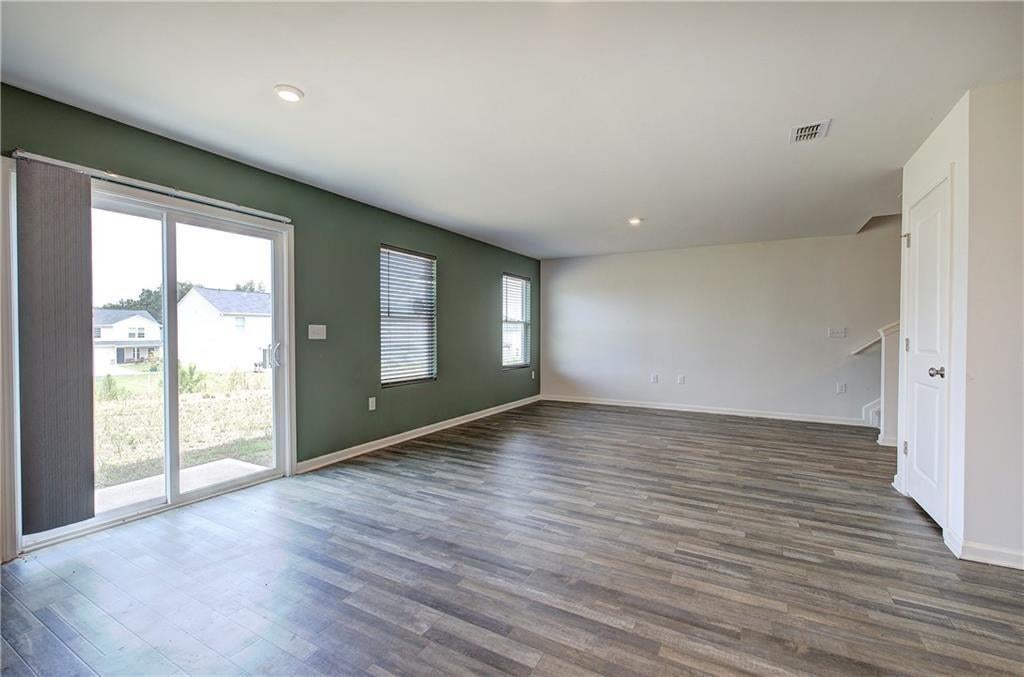 128 Oxford Lane
