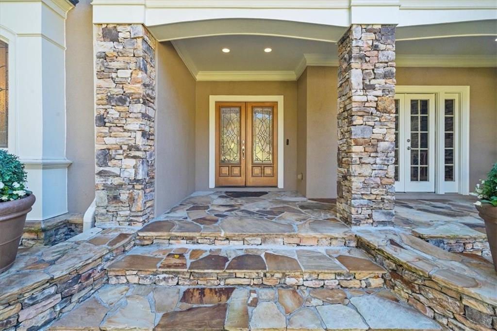 7025 Blackthorn Lane