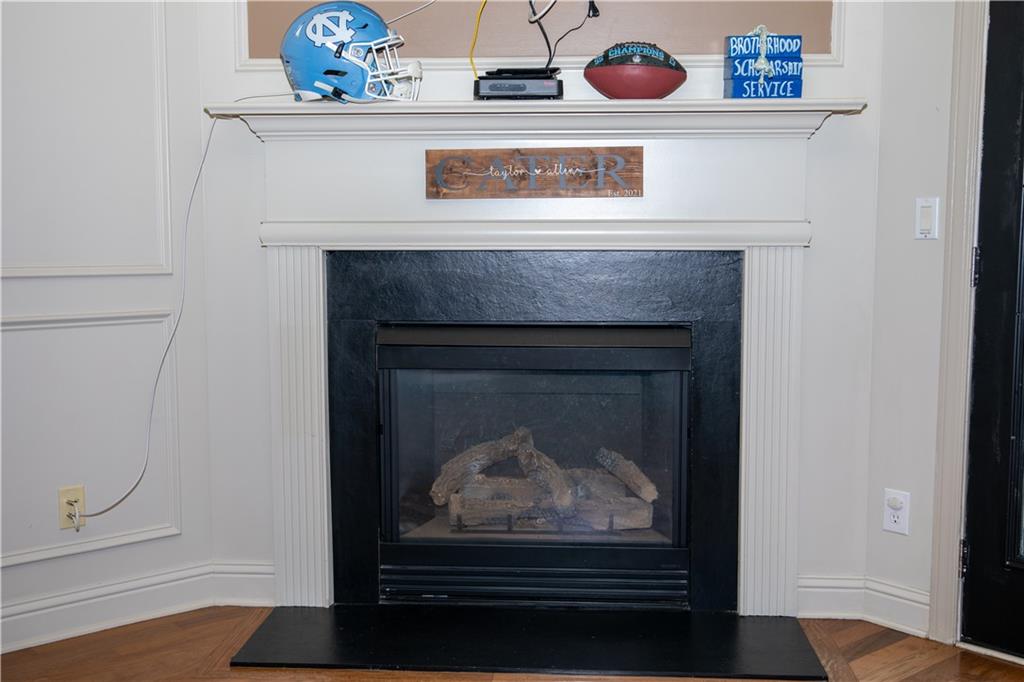 Photo 11 of 26 of 9931 MANCUNIAN Way townhome