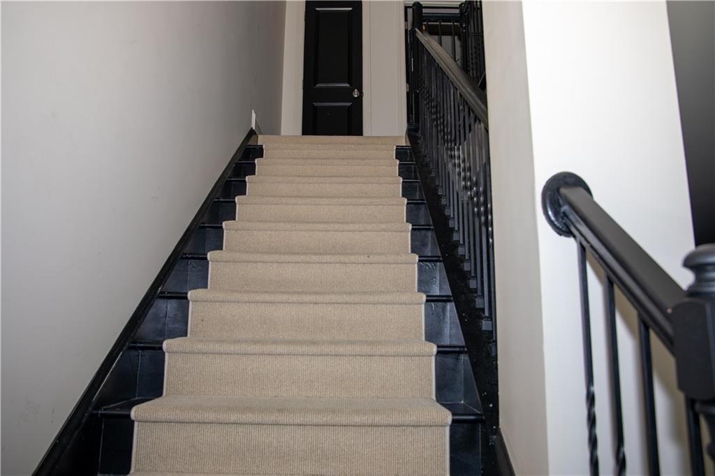 Photo 13 of 26 of 9931 MANCUNIAN Way townhome