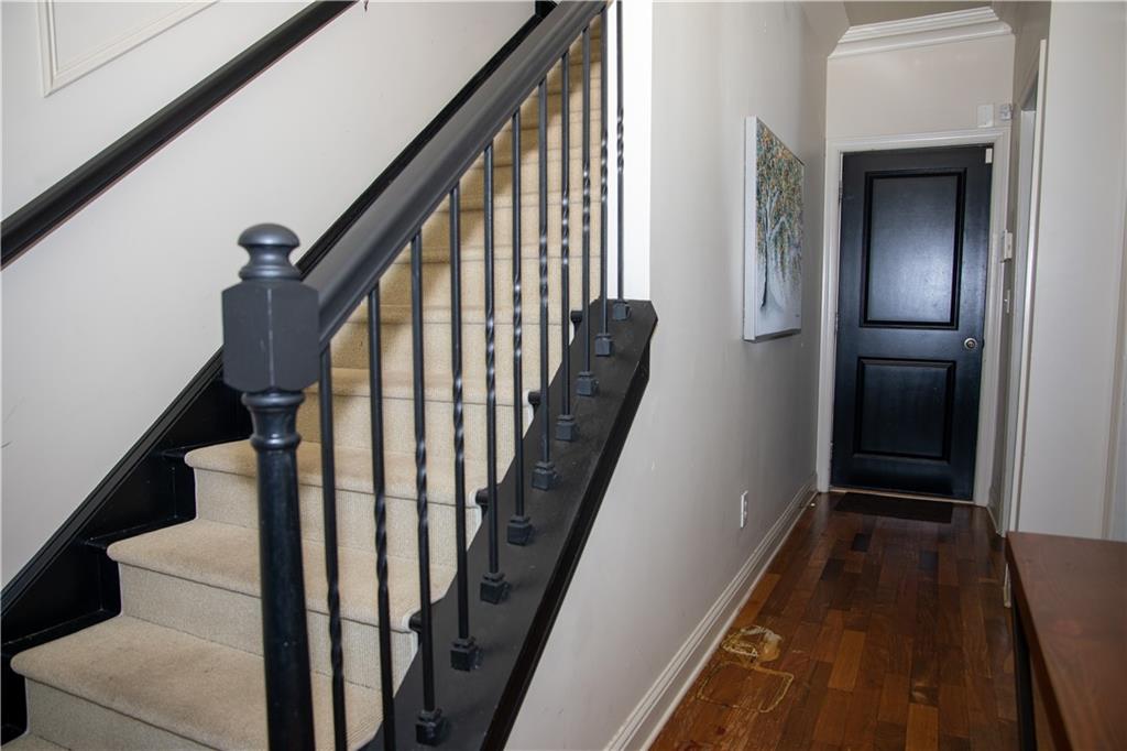 Photo 2 of 26 of 9931 MANCUNIAN Way townhome