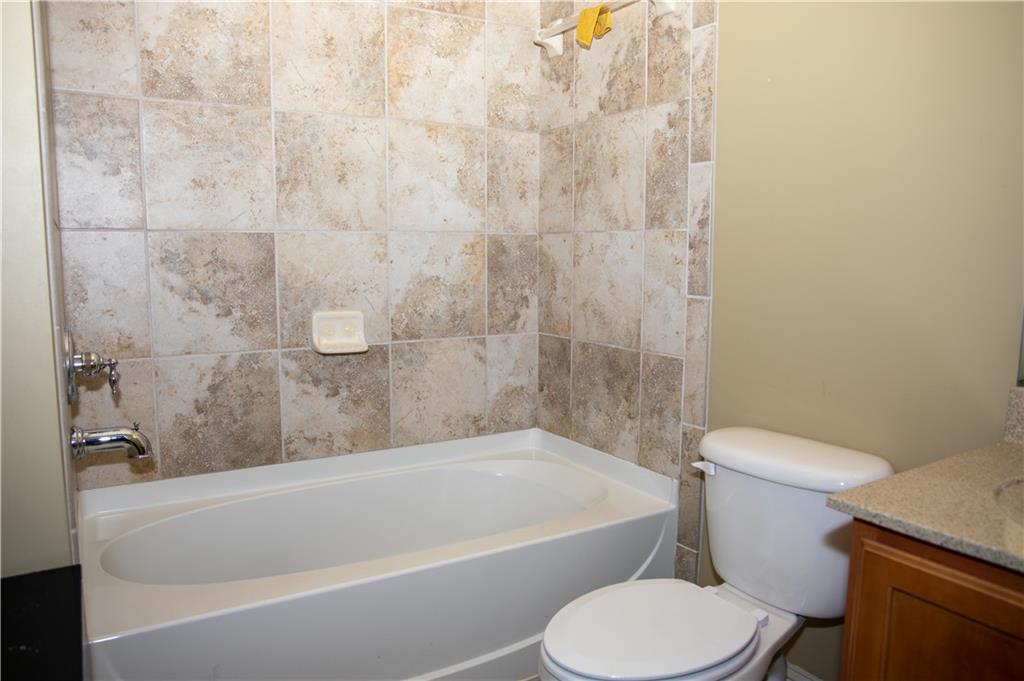Photo 20 of 26 of 9931 MANCUNIAN Way townhome