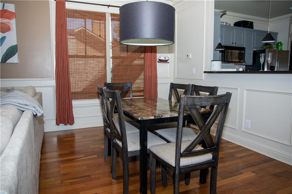 Photo 10 of 26 of 9931 MANCUNIAN Way townhome