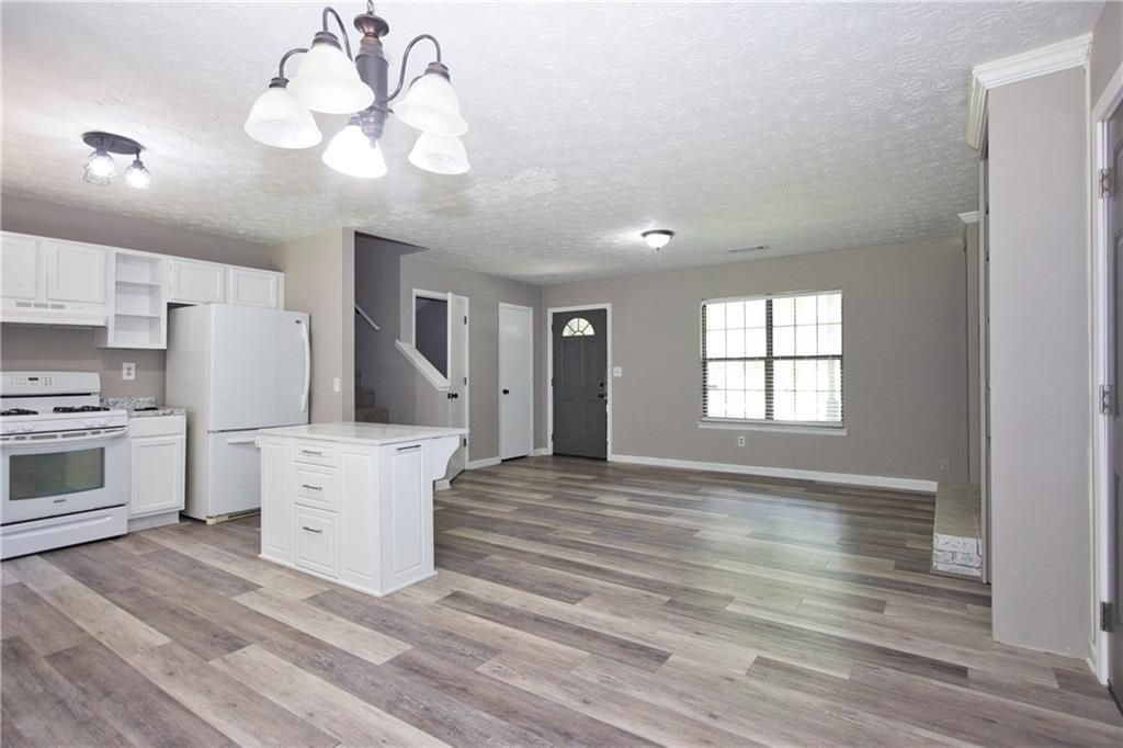 4685 Barnes Court