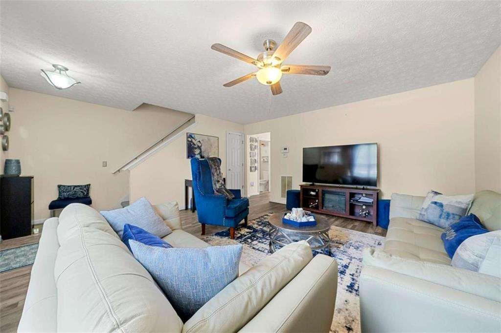 1320 Revelstoke Cove