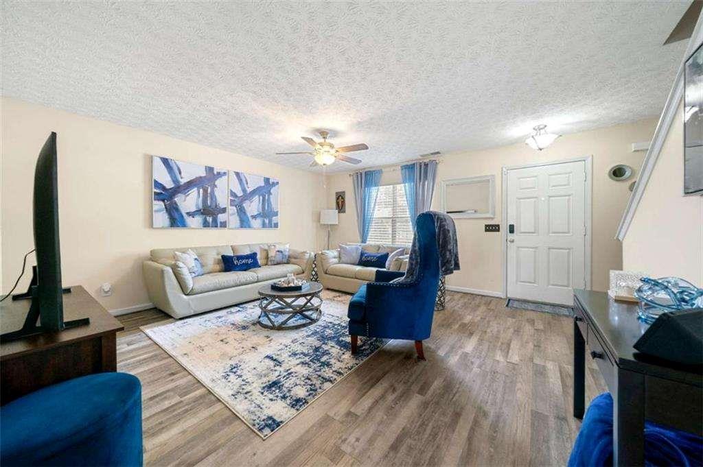 1320 Revelstoke Cove