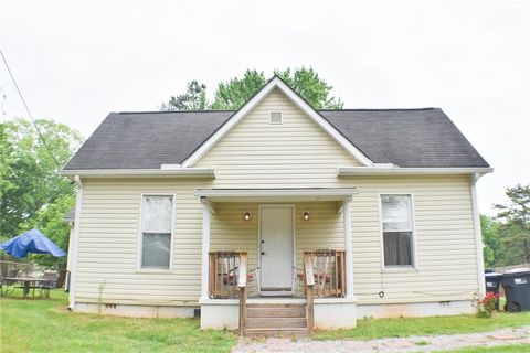 Single Family Residence in Duluth GA 3292 Howell Circle.jpg